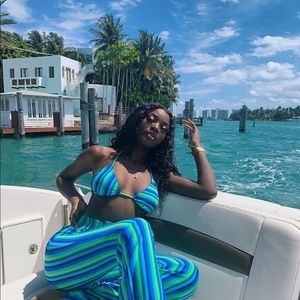 Meet your Posher, Queen